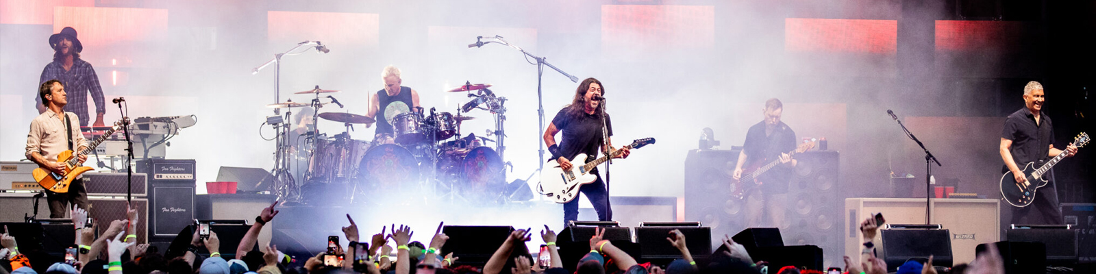 Foo Fighters on stage