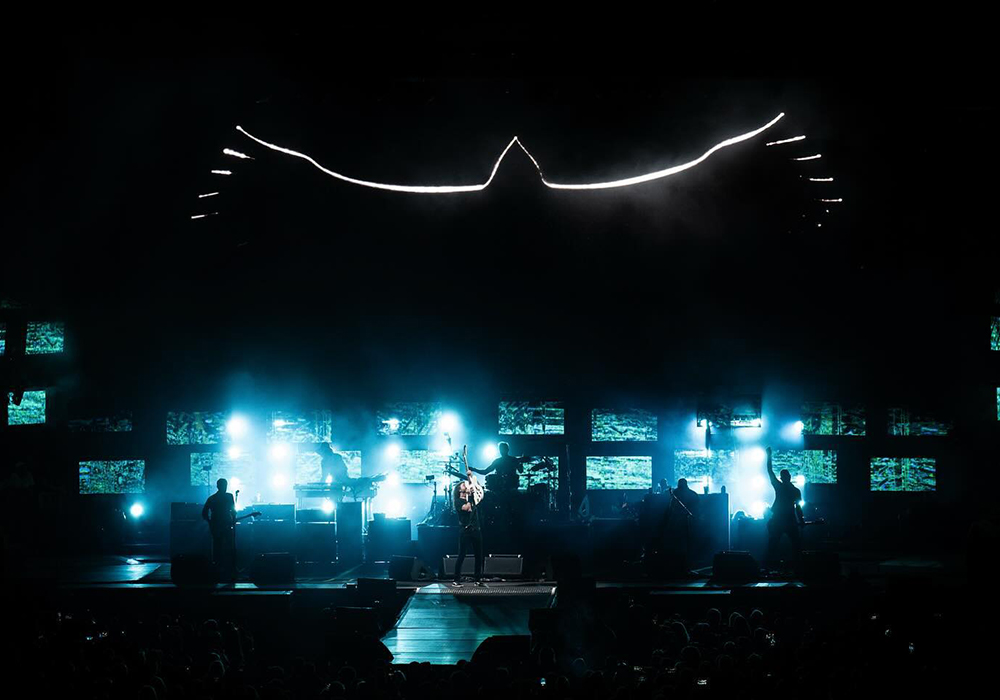 foo fighters on stage